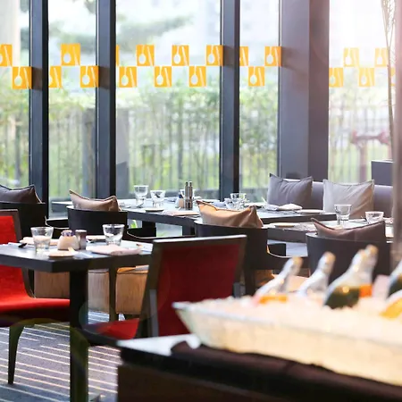Novotel Kolkata Hotel And Residences Exterior photo The interior of the restaurant