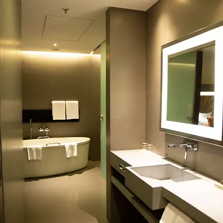 Novotel Kolkata Hotel And Residences Exterior photo Bathroom