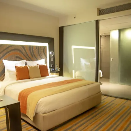Novotel Kolkata Hotel And Residences Exterior photo A room at the Taj Bengal