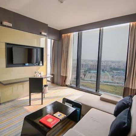 Novotel Kolkata Hotel And Residences Exterior photo