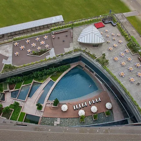 Novotel Kolkata Hotel And Residences Exterior photo