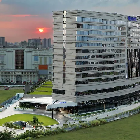 Novotel Kolkata Hotel And Residences Exterior photo The Westin Dhaka