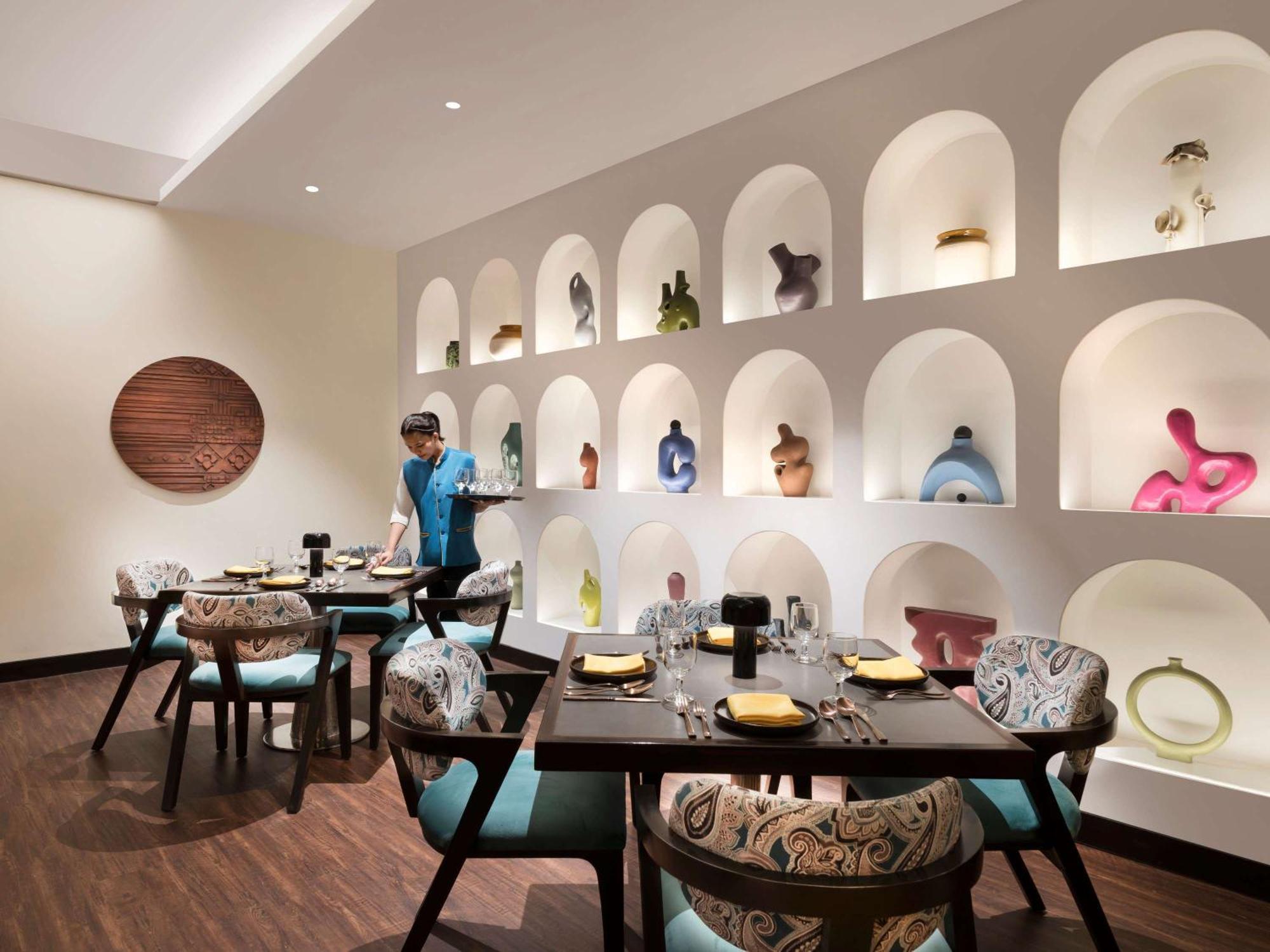 Novotel And Residences होटल